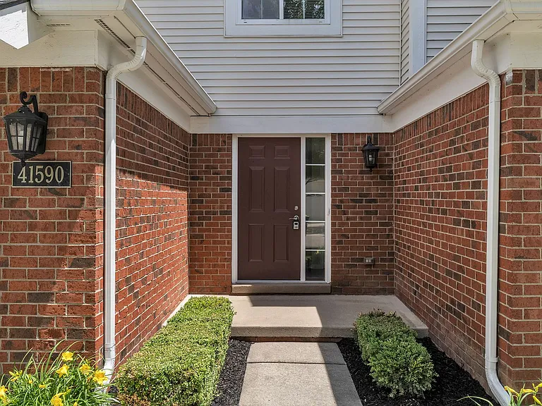 41590 Mitchell Rd — Photo 4