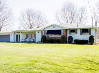 1118 Greenfield Rd, Hermitage, PA 16148