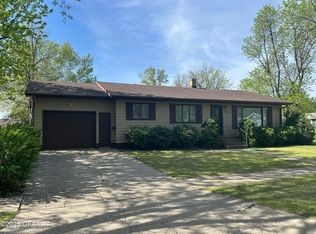 108 E 15th St, Grafton, ND 58237