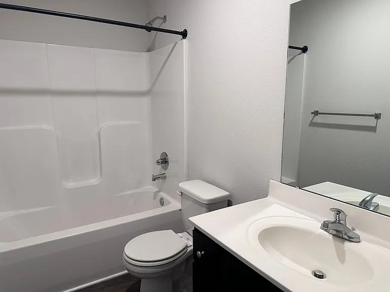 1406 NE Mary Ct — Photo 16