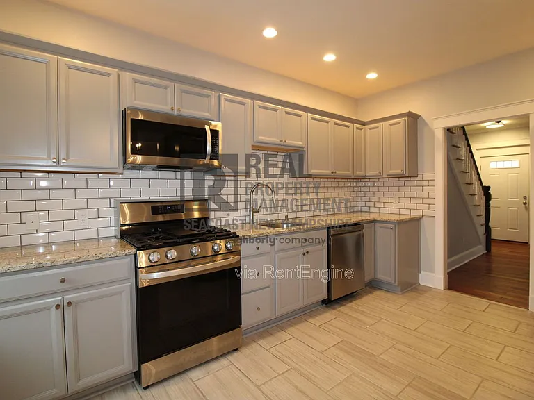 586 Central Ave — Photo 1