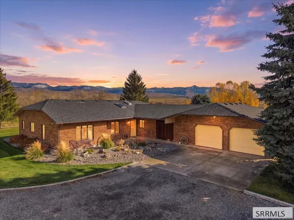 61 Three Mile Ln, Salmon, ID 83467