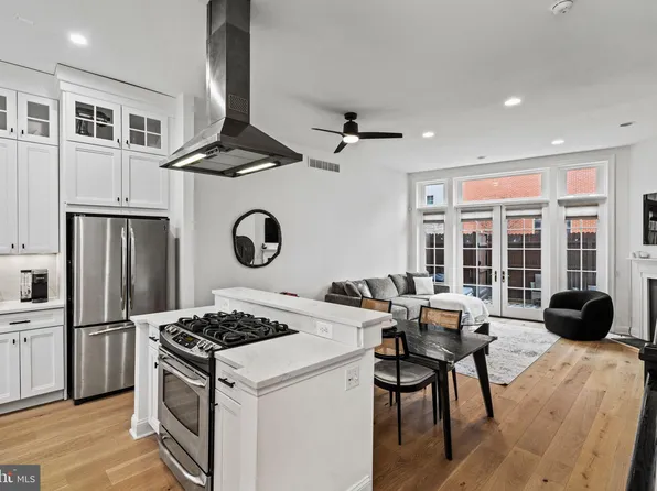 929 S 2nd St, Philadelphia, PA 19147