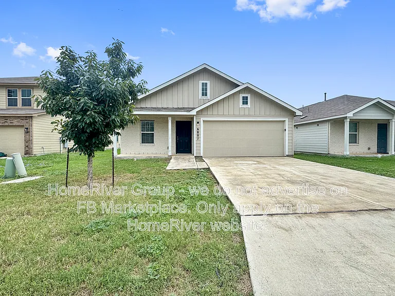 6807 Hibiscus Fls — Photo 1