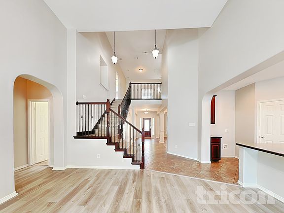 2nd image of 5805 Paloma Blanca Dr
