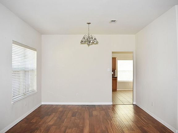 4th image of 901 Deedee Creek Dr