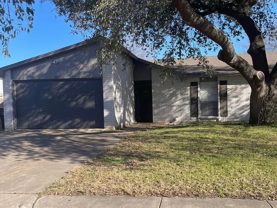3237 Chalmette Ct
