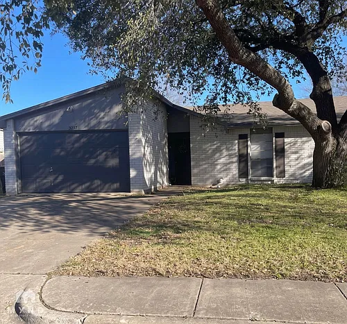 3237 Chalmette Ct Photo 1