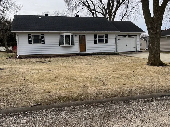 203 E 12th St, Sumner, IA 50674