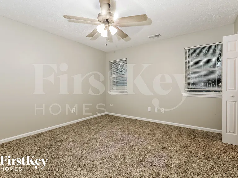 35 Peachtree Way — Photo 9