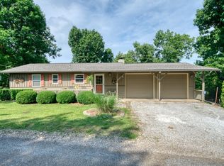 122 Hillcrest Rd, Eureka Springs, AR 72631