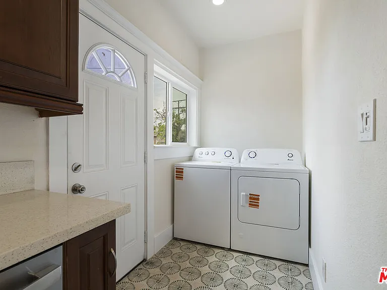 1828 W 41st Pl — Photo 12