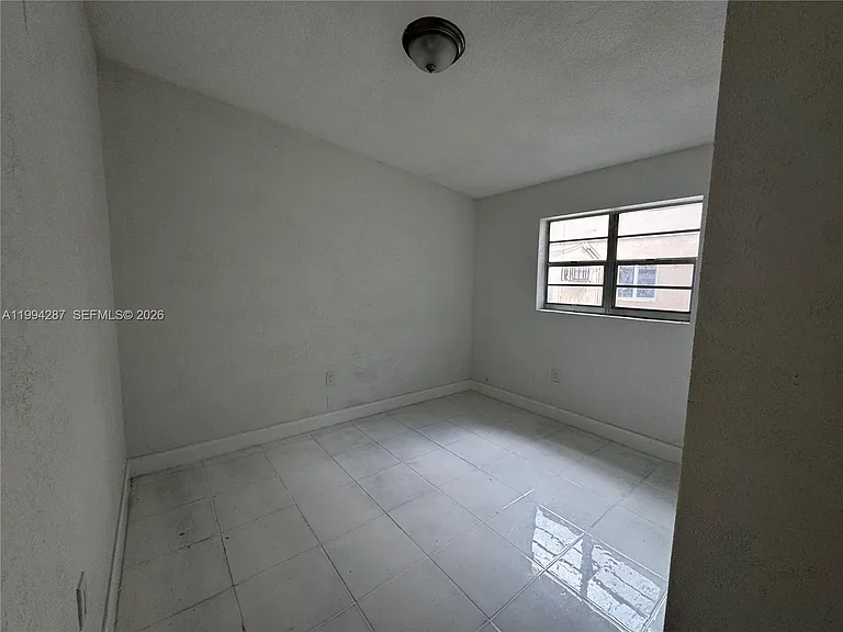 1950 Washington Ave #2 — Photo 9