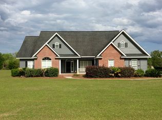 6110 Cottonwood Ln, Blackshear, GA 31516