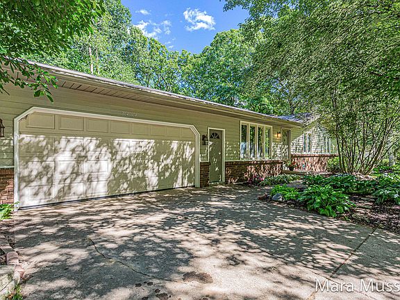 2nd image of 2464 Glenvalley Ave NW