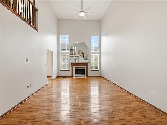 4th image of 645 Lancaster Cir