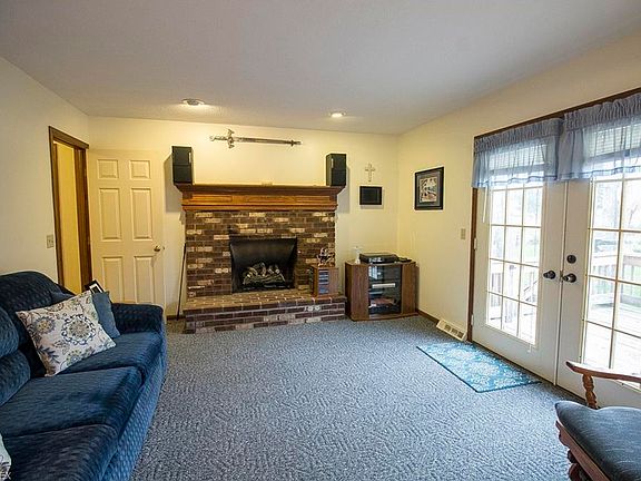 5th image of 6831 Weatherby Dr
