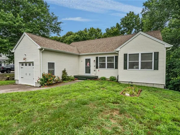 30 Fieldstone Way, Westerly, RI 02891
