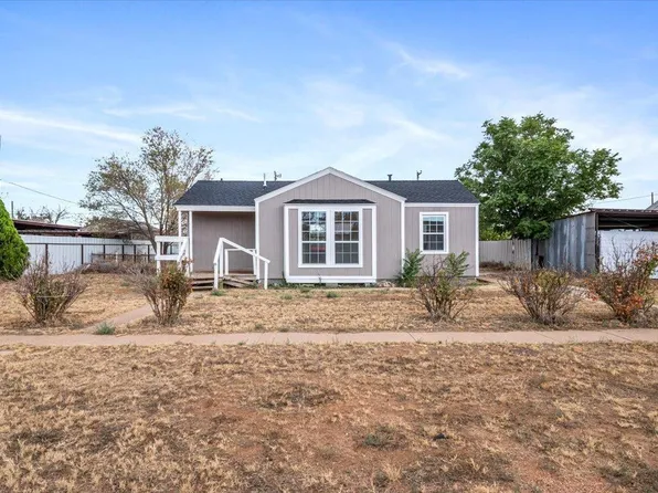 1105 15th St, Seagraves, TX 79359