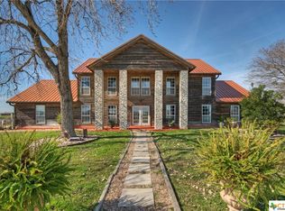22 N Plum Creek Rd, Kyle, TX 78640