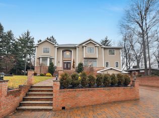 25 Tappan Rd, Norwood, NJ 07648