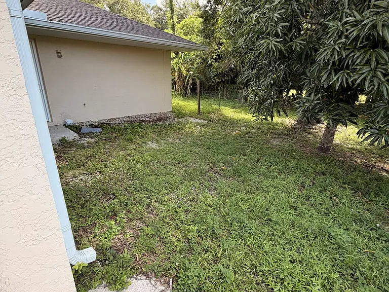 1474 Dewitt St — Photo 38