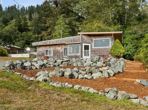 610 Evergreen Ave, Garibaldi, OR 97118