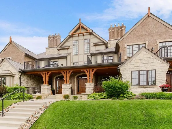 4502 Summit St, Kansas City, MO 64111