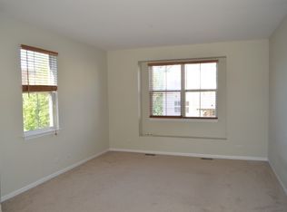 140 Rosehall Dr, Lake Zurich, IL 60047