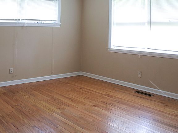3rd image of 6754 Dupre Rd