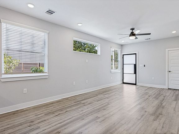 3rd image of 1042 Rosemont St #2