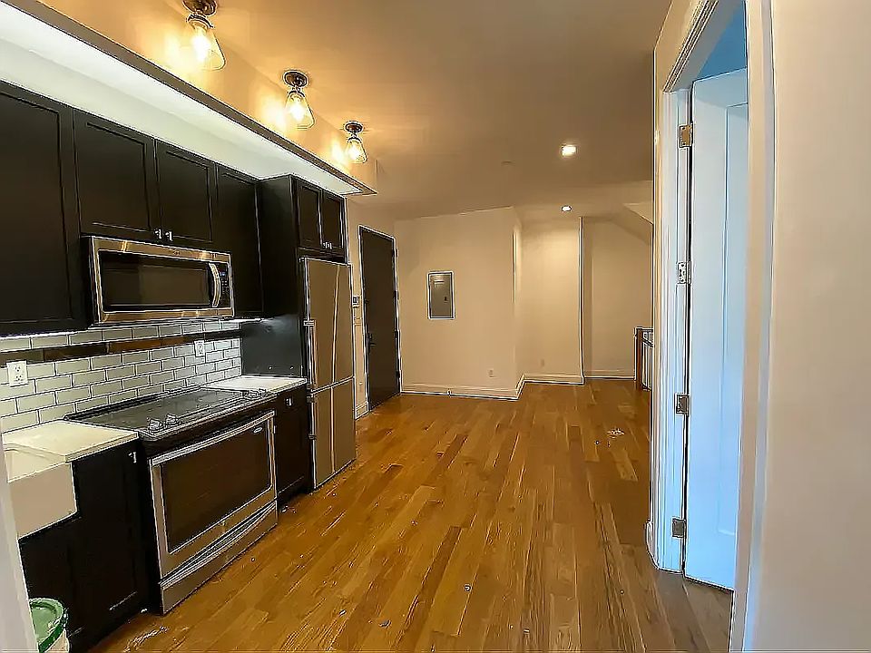 1st image of 221 Clarkson Ave #1N