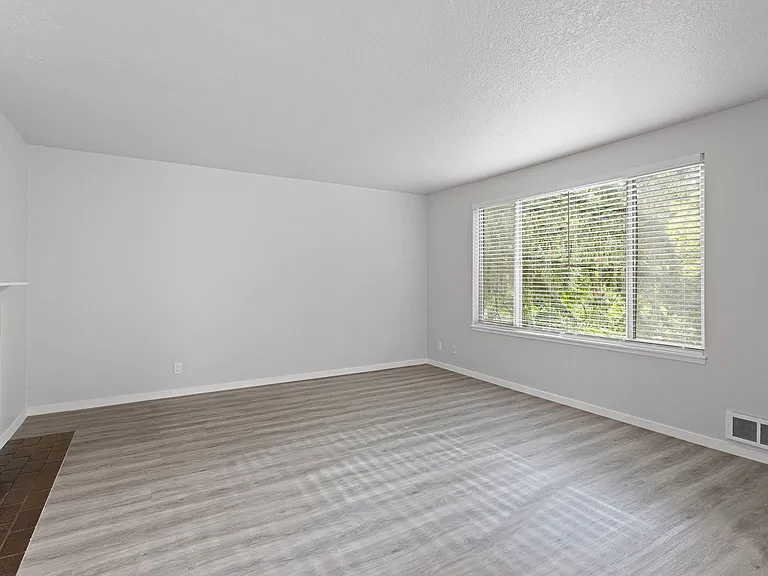 North Forest Apartments — Photo 22