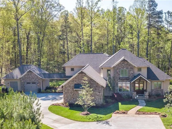 503 Wyndwood Dr, Jamestown, NC 27282