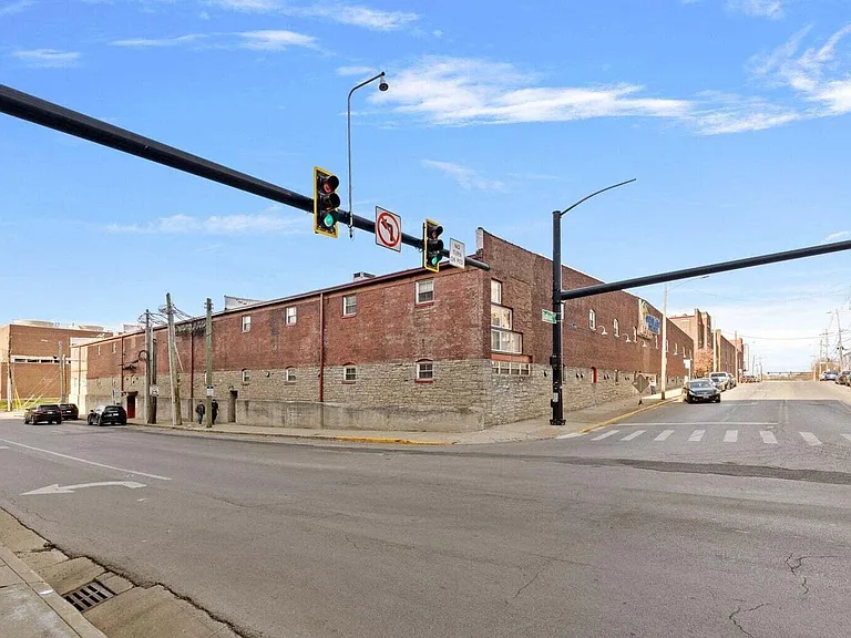 Bolivar St — Photo 25