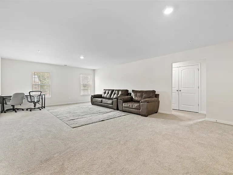 2725 Piper Dr — Photo 15