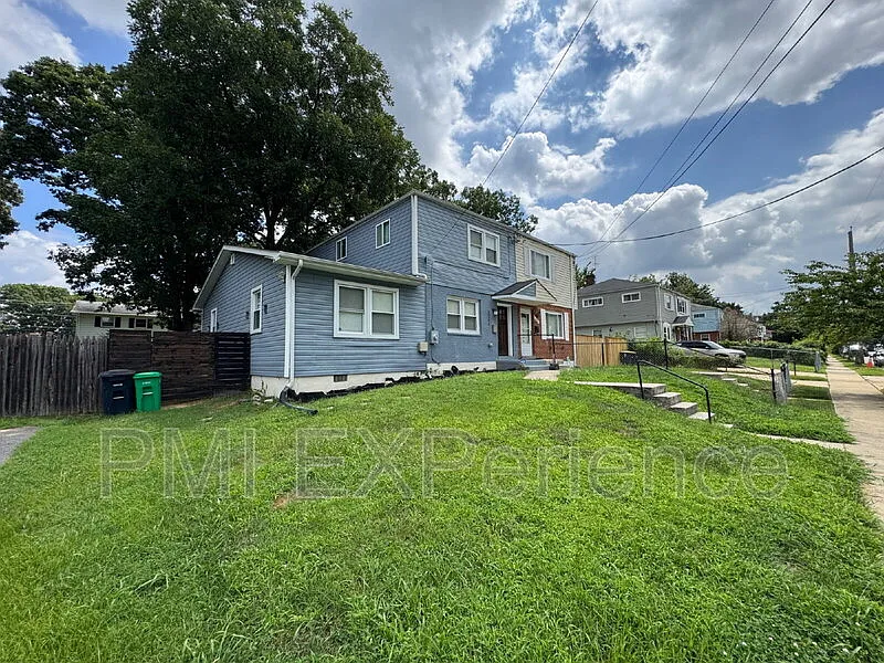 3 bed, 1.5 bath, 1617 sqft, $2,695 — Photo 1