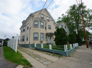 17 Prince St, Pawtucket, RI 02860