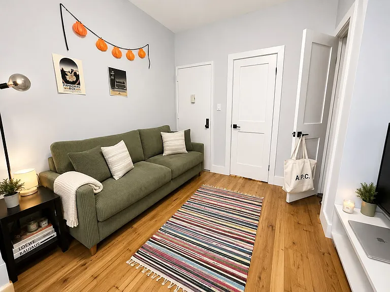 383 Sumpter St #3R — Photo 2