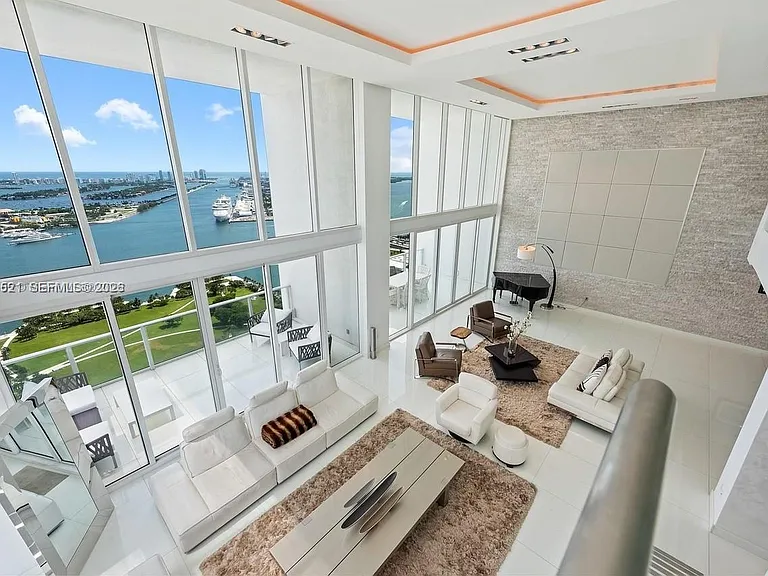 1040 Biscayne Blvd #4403 — Photo 13