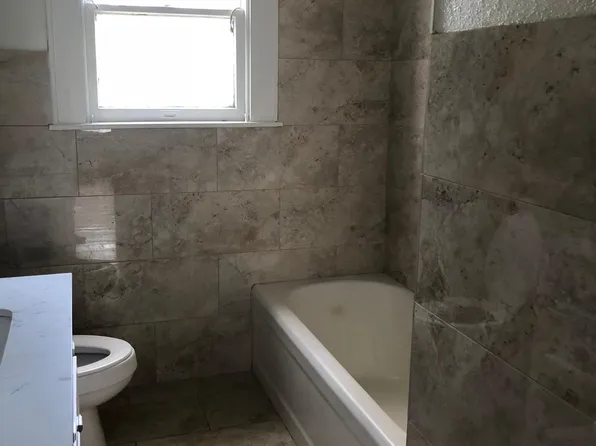 (undisclosed Address), Houston, TX 77017