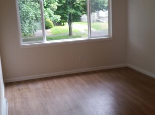 1834 SE Tibbetts St, Portland, OR 97202