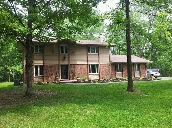 210 Quindaro Dr, Florissant, MO 63034