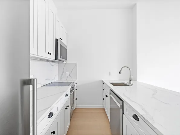 317 Court Street image 8 of 14