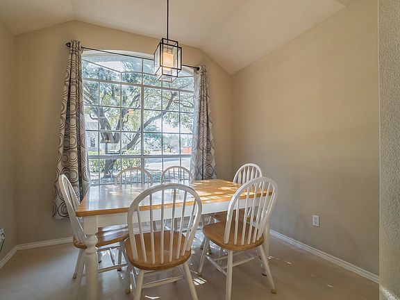 5th image of 1160 Tetbury Ln