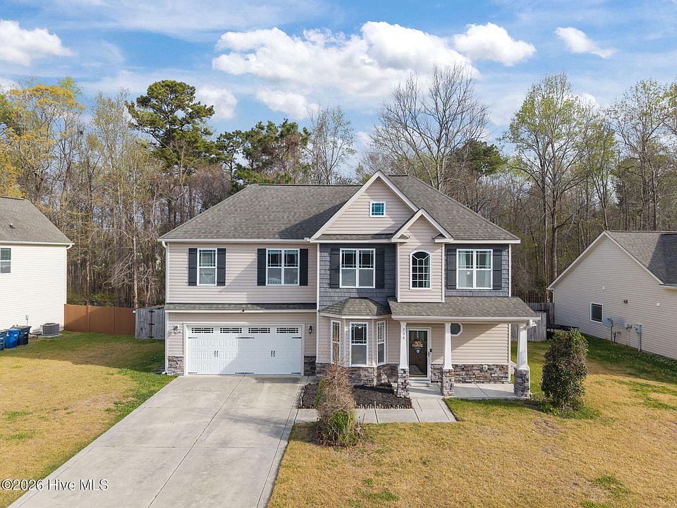 1st image of 704 Oleander Street