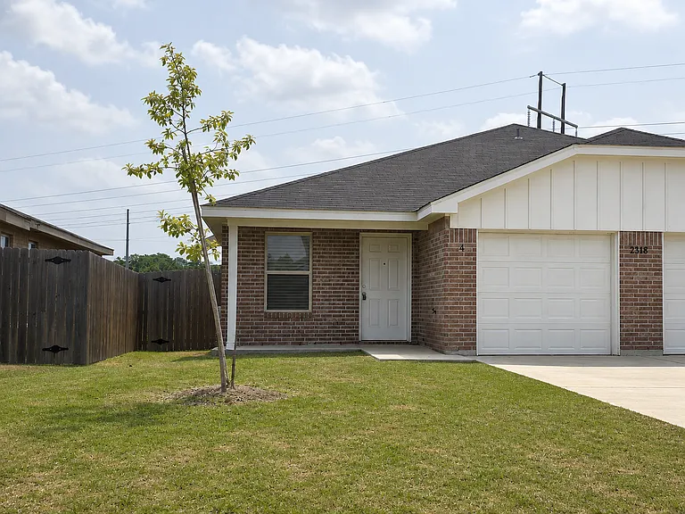 2318 Zanoletti Dr #A — Photo 1