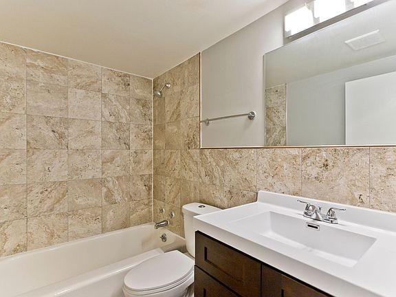3rd image of 521 N Genesee St #2