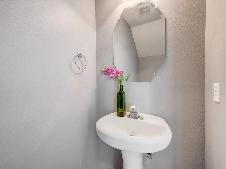 21318 Rose Hollow Ln — Photo 18