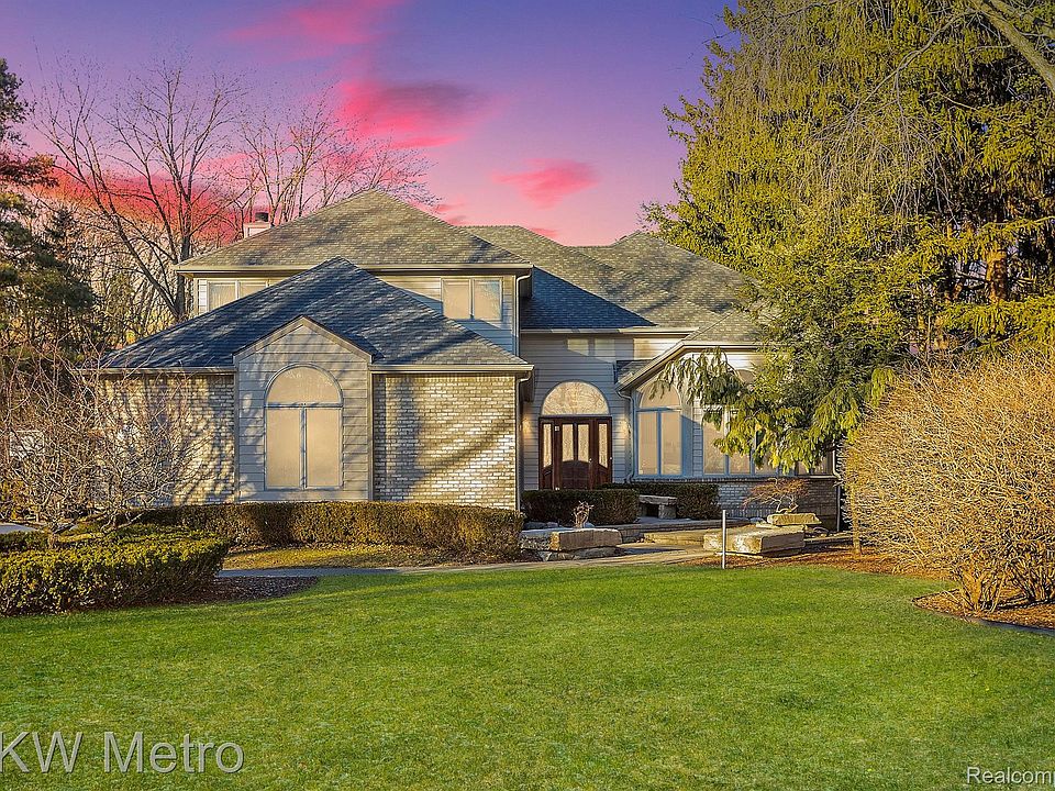 1st image of 685 Trinway Dr
